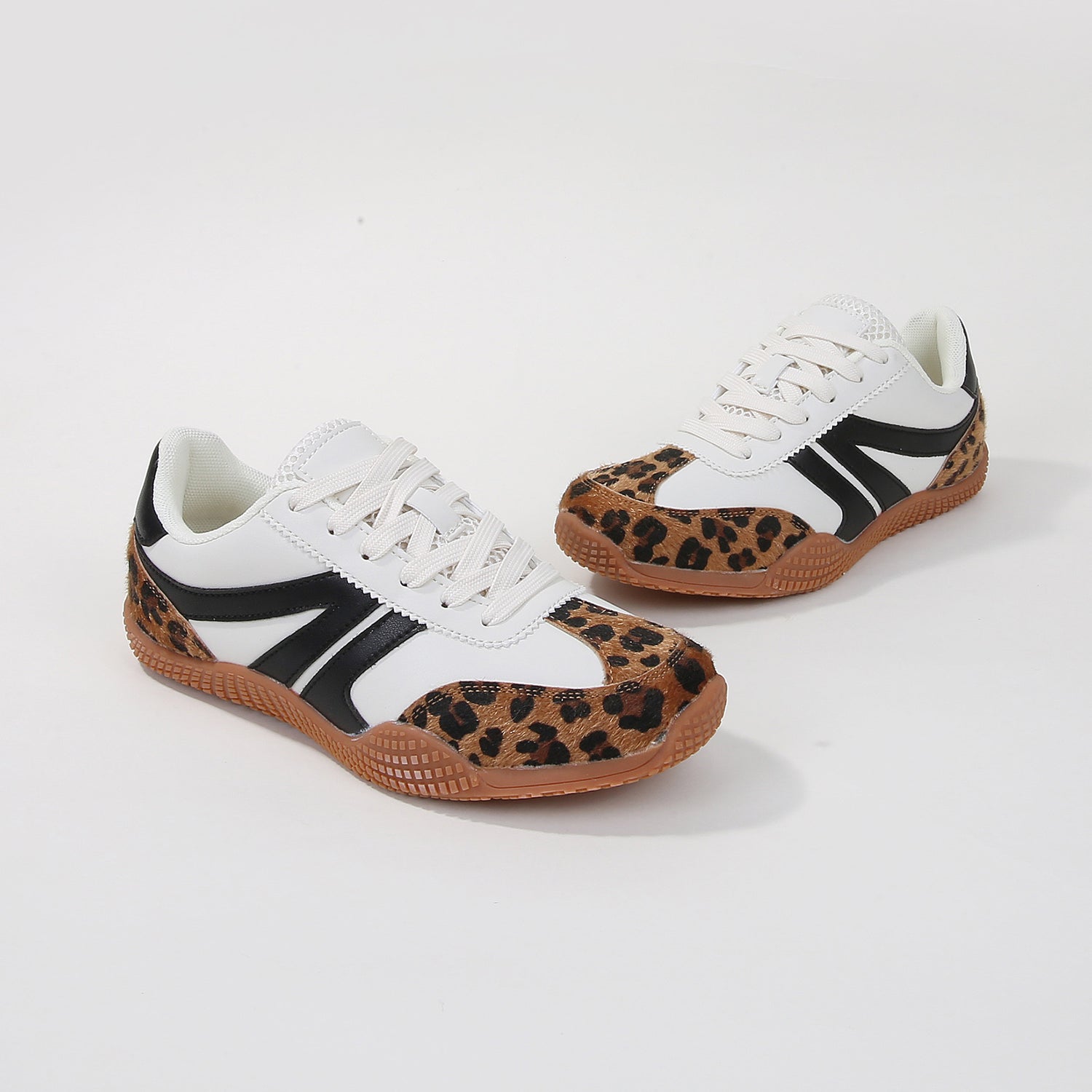 Larson Retro Lace-up Sneakers